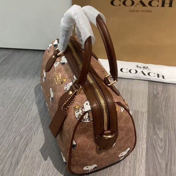 Coach Snoopy collaboration bag, size 25cm. - Picture 6 of 9